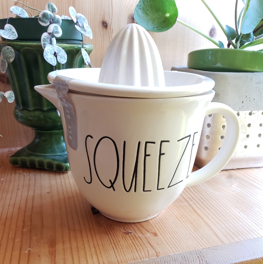 Rae Dunn Squeeze Juicer and pitcher